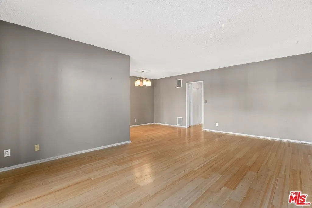1233 N Laurel Avenue 103, West Hollywood, California 90046 home-pic-6