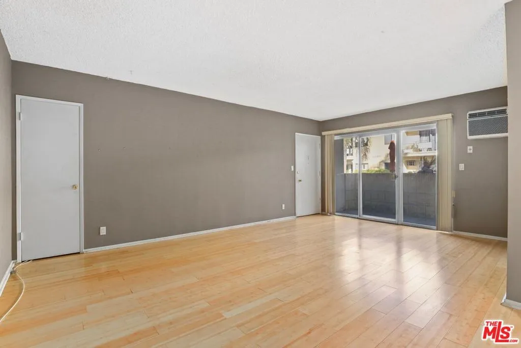 1233 N Laurel Avenue 103, West Hollywood, California 90046 home-pic-7