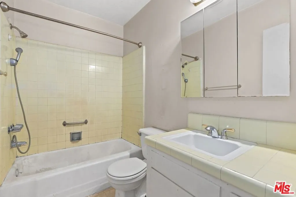 1233 N Laurel Avenue 103, West Hollywood, California 90046 home-pic-17