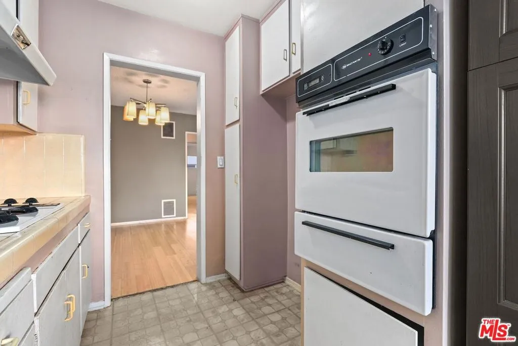 1233 N Laurel Avenue 103, West Hollywood, California 90046 home-pic-13