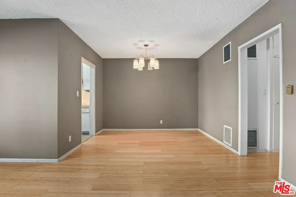 1233 N Laurel Avenue 103, West Hollywood, California 90046 home-pic-8
