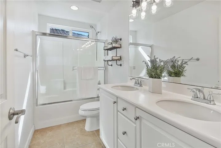 28229 Shirley, Saugus, California 91350