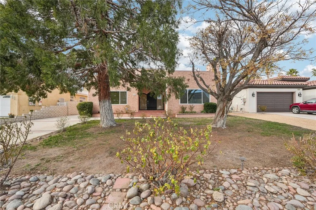 14000 Spring Valley Parkway, Victorville, California 92395 home-pic-2