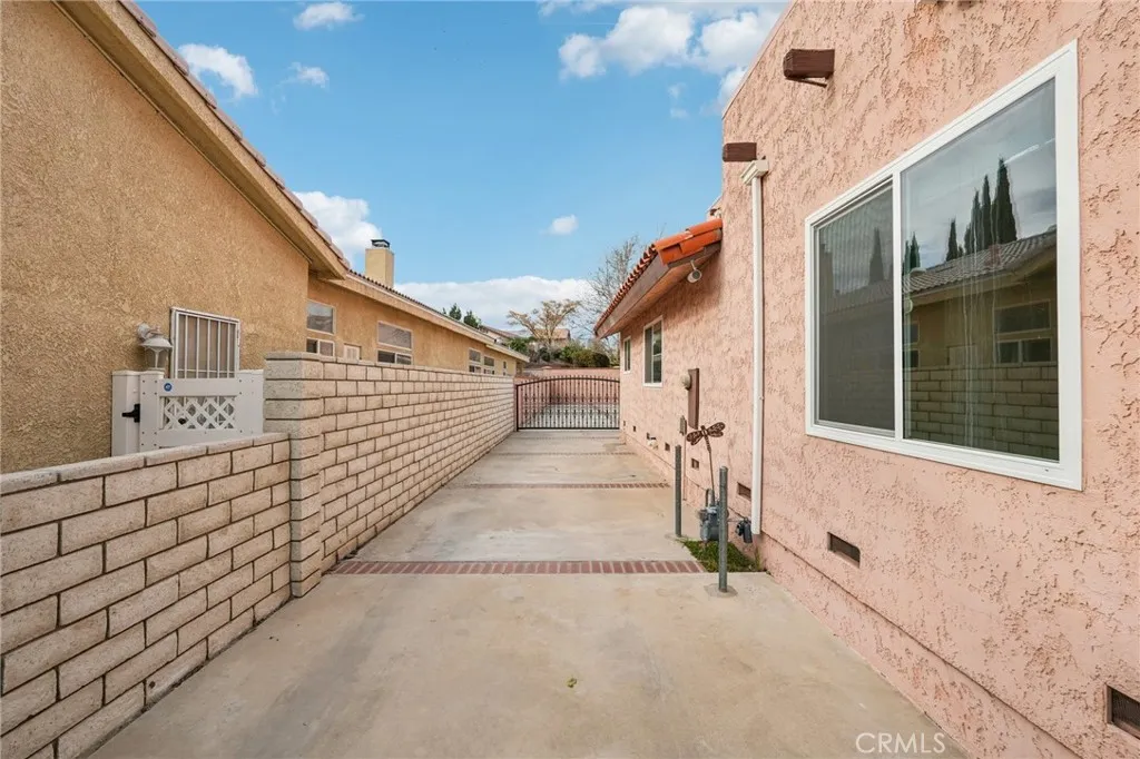 14000 Spring Valley Parkway, Victorville, California 92395 home-pic-28