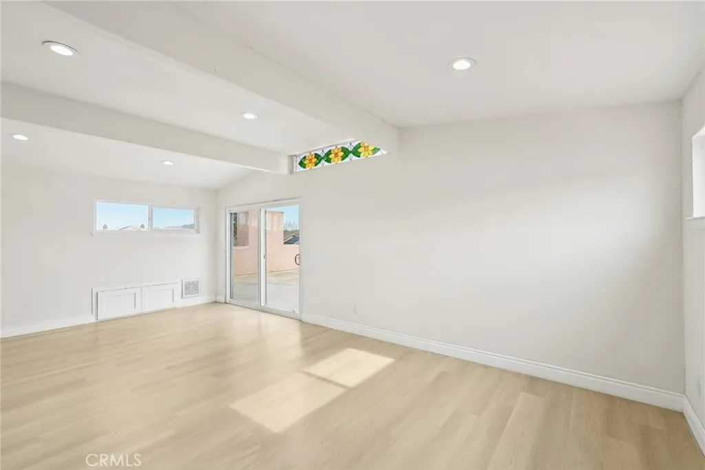 14000 Spring Valley Parkway, Victorville, California 92395 home-pic-25