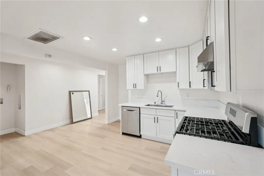 14000 Spring Valley Parkway, Victorville, California 92395 home-pic-11