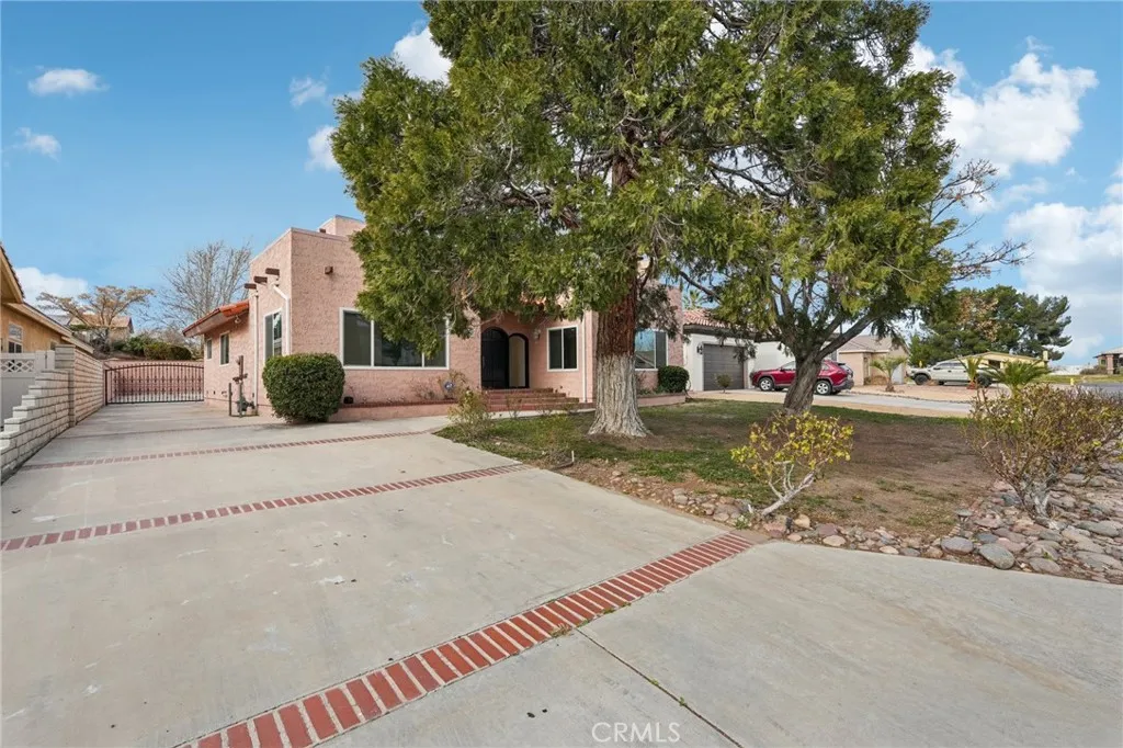 14000 Spring Valley Parkway, Victorville, California 92395 home-pic-1