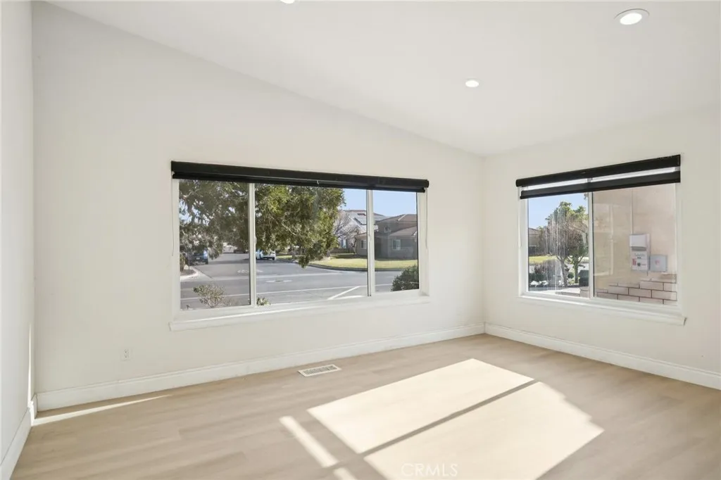 14000 Spring Valley Parkway, Victorville, California 92395 home-pic-12
