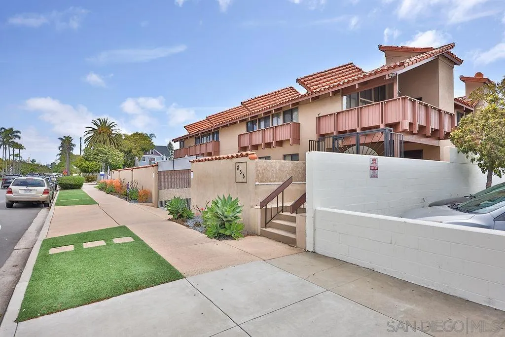 835 D Ave  home-pic-1