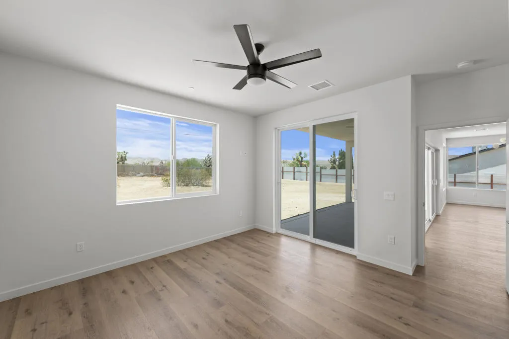 7082 Avalon Avenue, Yucca Valley, California 92284 home-pic-11