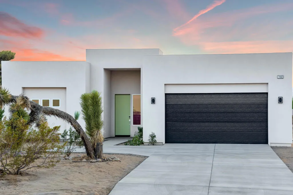 7082 Avalon Avenue, Yucca Valley, California 92284 home-pic-1