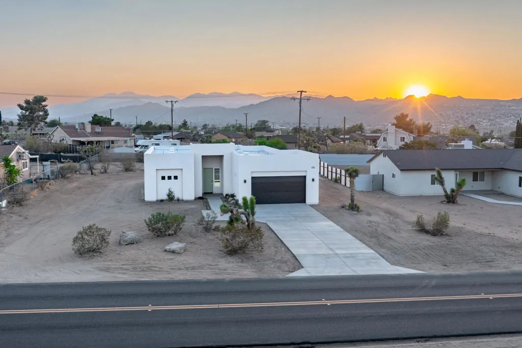 7082 Avalon Avenue, Yucca Valley, California 92284 home-pic-20