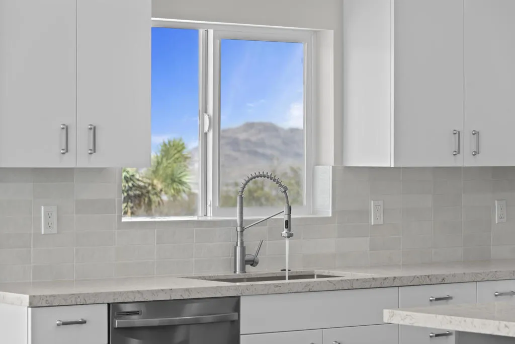 7082 Avalon Avenue, Yucca Valley, California 92284 home-pic-9
