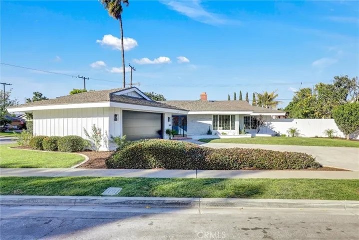 2046 Calvert, Costa Mesa, California 92626