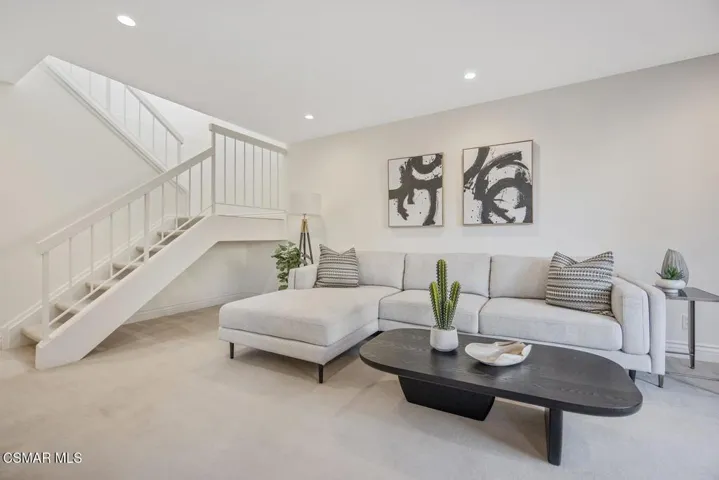 1760 E Avenida De Las Flores