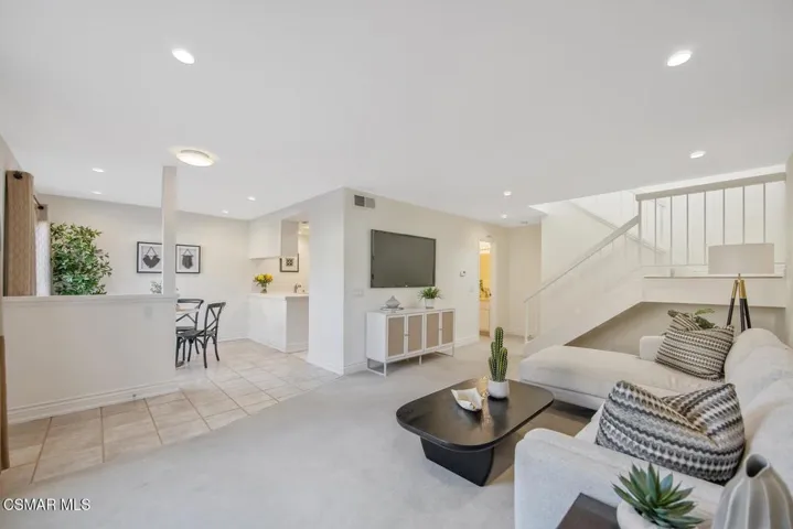 1760 E Avenida De Las Flores