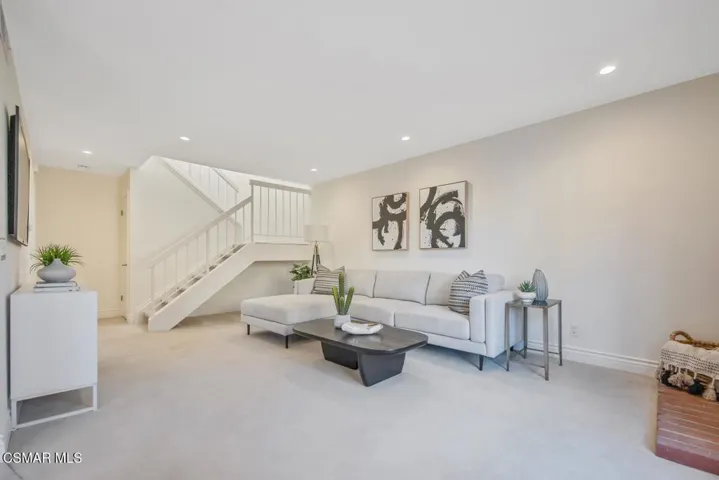 1760 E Avenida De Las Flores