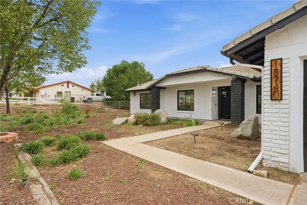 18740 Cable, Perris, California 92570 home-pic-3