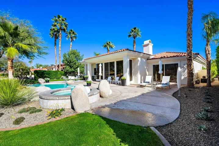 37-web-or-mls-JBLoch_OPMG_0226_037