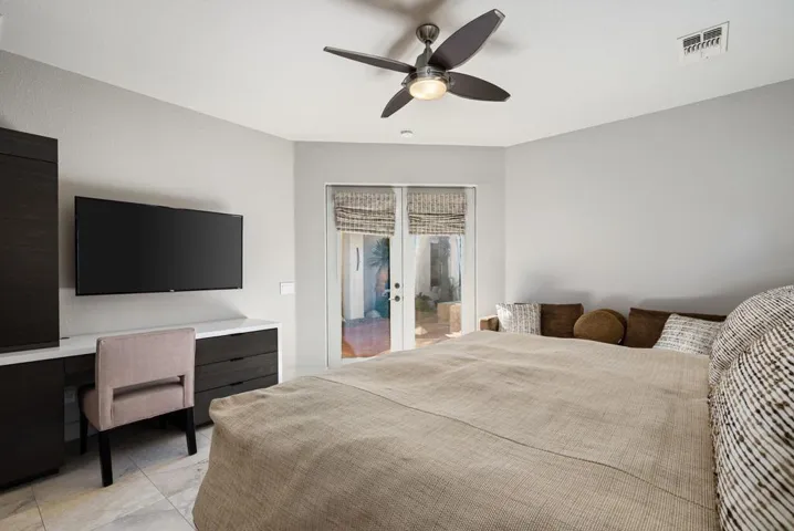 74-web-or-mls-JBLoch_OPMG_0226_074