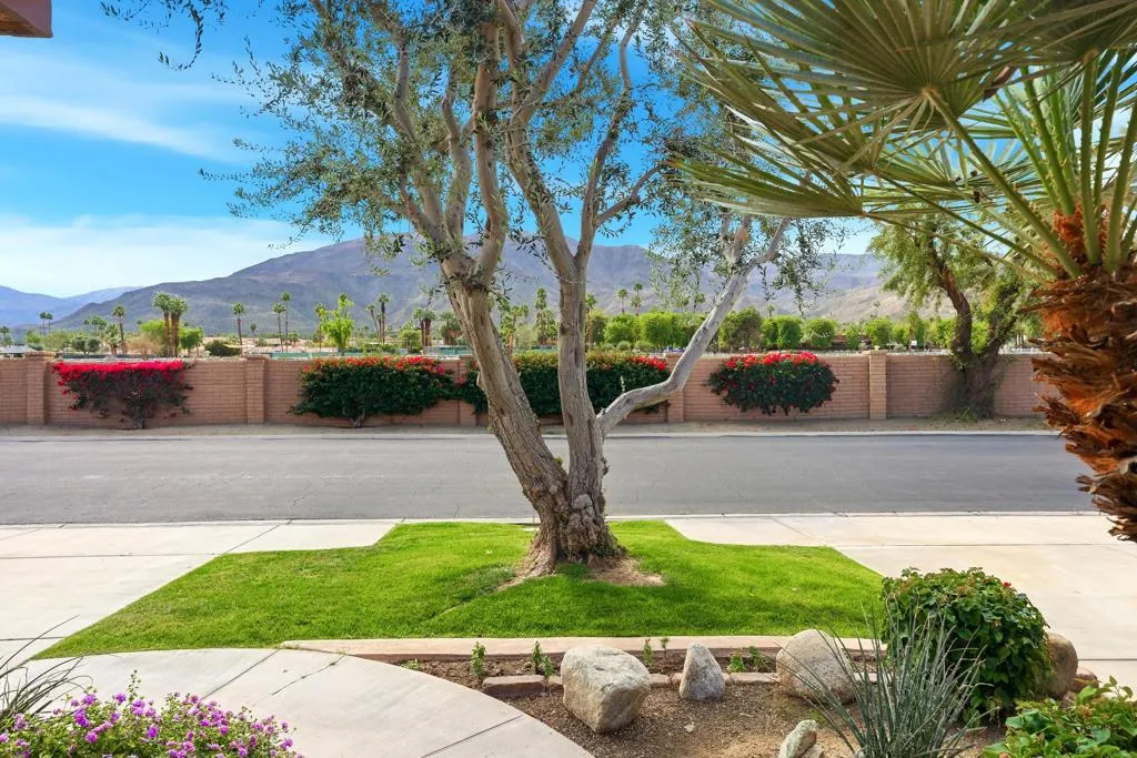 44 Majorca Drive, Rancho Mirage, California 92270 home-pic-1