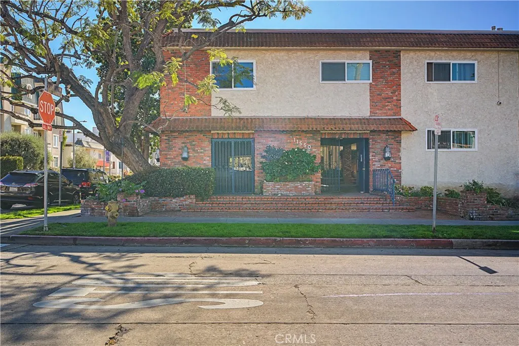 11550 Nebraska Avenue 216, Los Angeles, California 90025 home-pic-1
