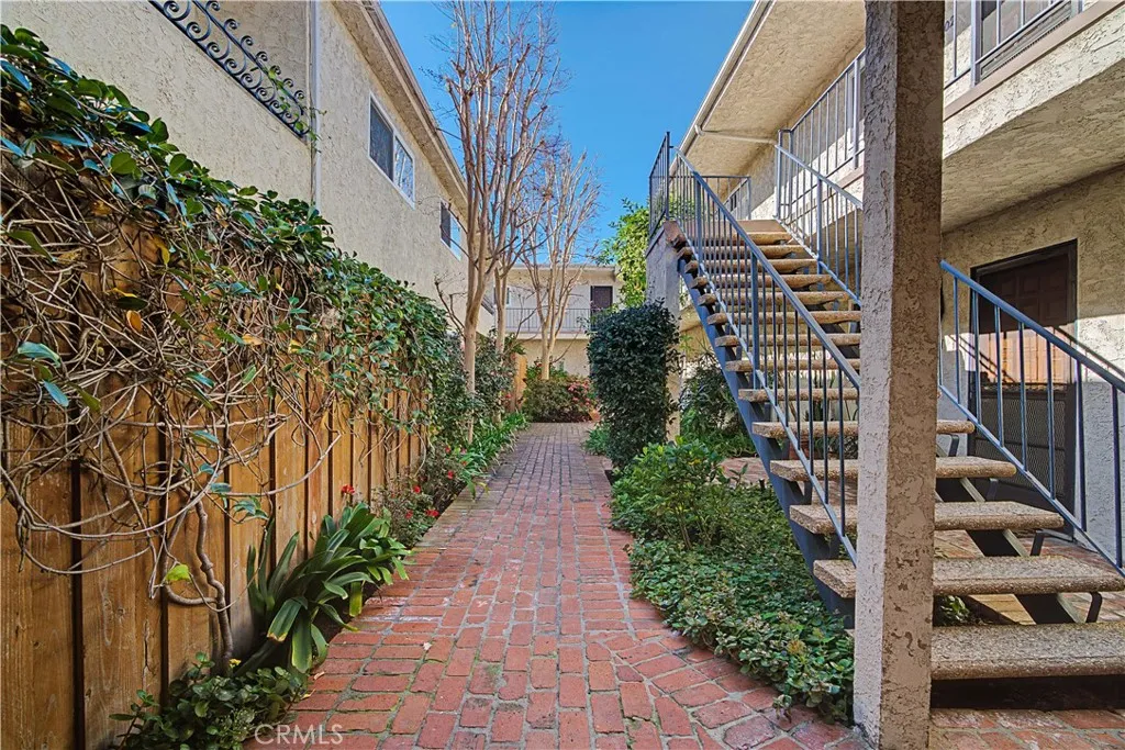 11550 Nebraska Avenue 216, Los Angeles, California 90025 home-pic-15