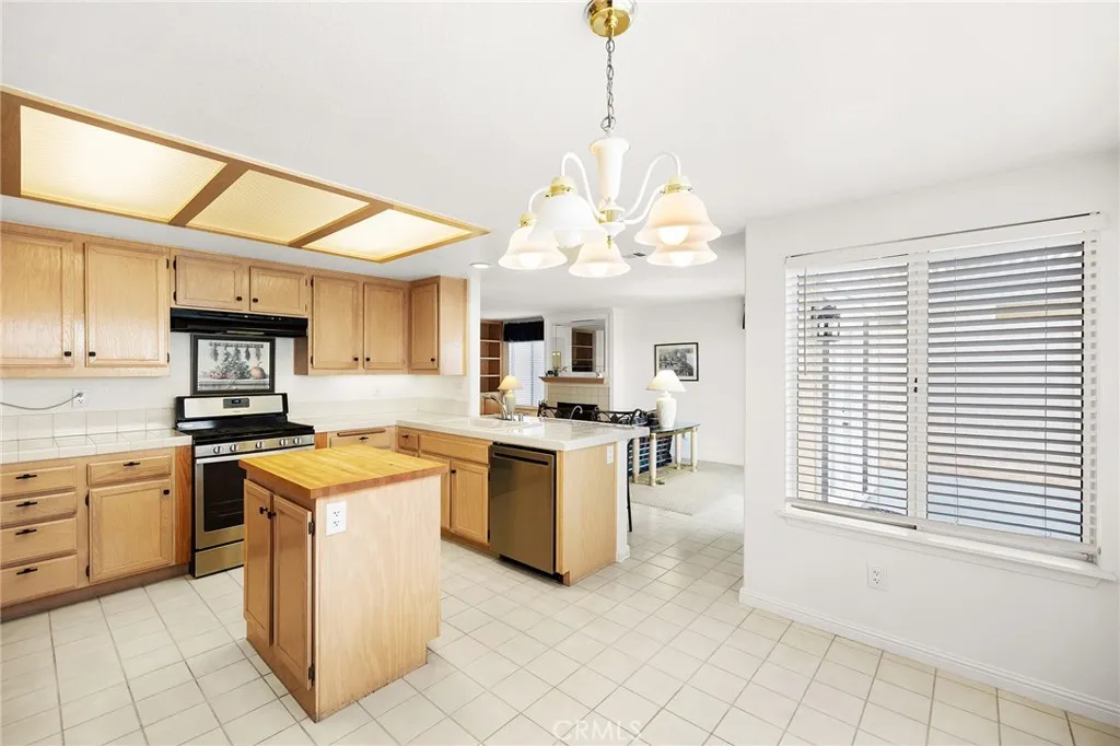 24330 Dr Gitano, Murrieta, California 92562 home-pic-17