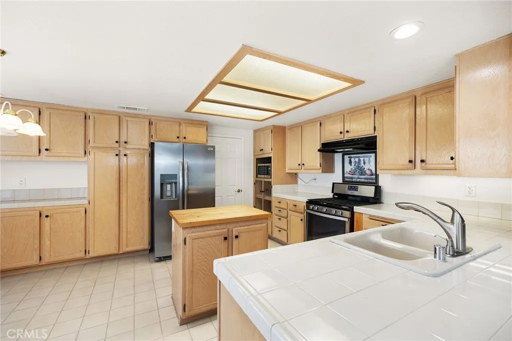24330 Dr Gitano, Murrieta, California 92562 home-pic-16