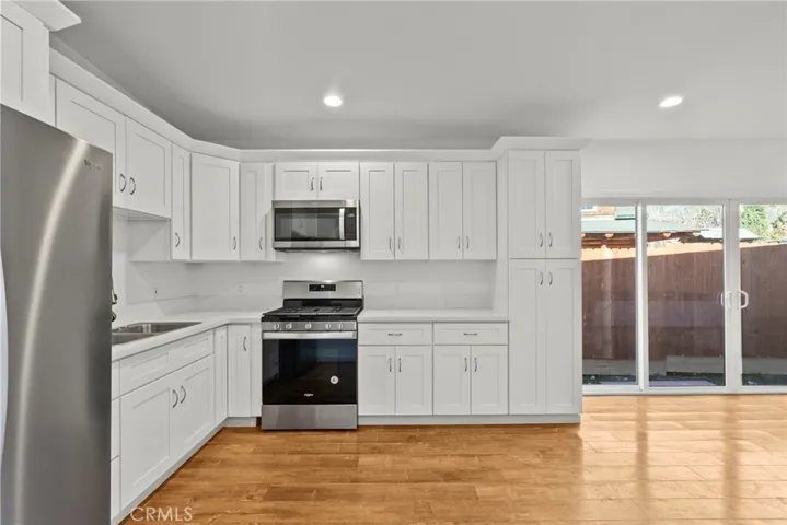 Apt Kitchen