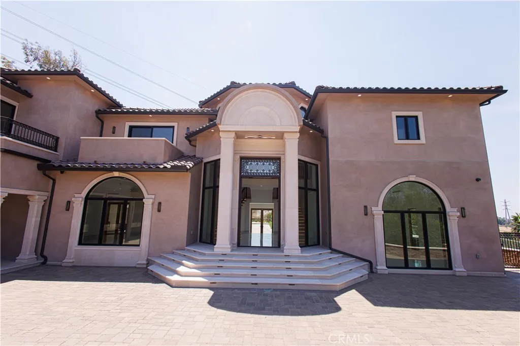 10521 Mary Bell Avenue, Shadow Hills, California 91040 home-pic-24