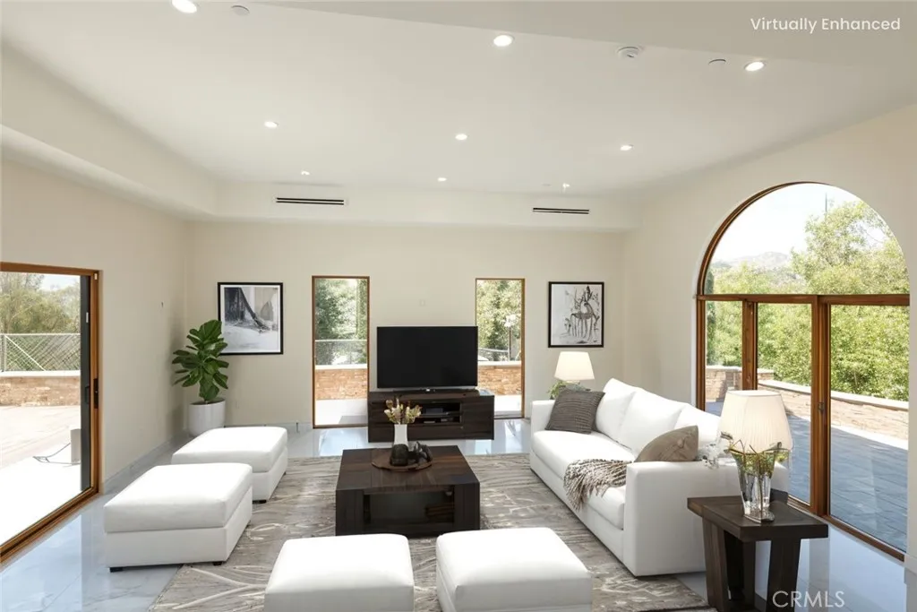 10521 Mary Bell Avenue, Shadow Hills, California 91040 home-pic-14