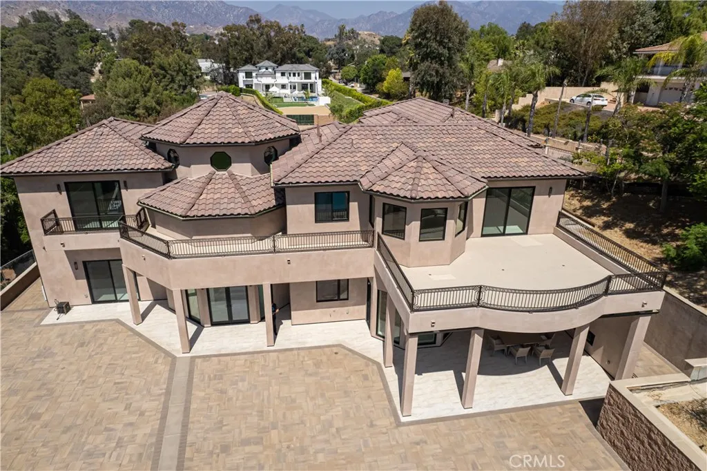 10521 Mary Bell Avenue, Shadow Hills, California 91040 home-pic-6