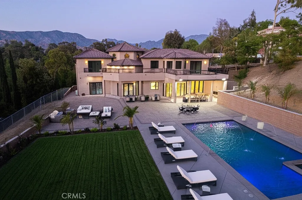 10521 Mary Bell Avenue, Shadow Hills, California 91040 home-pic-1