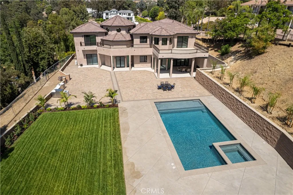 10521 Mary Bell Avenue, Shadow Hills, California 91040 home-pic-3