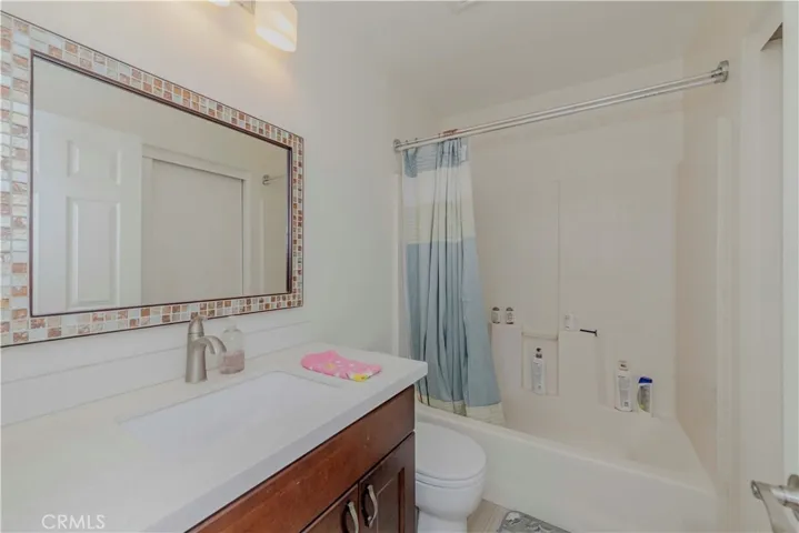 Mini Suite Bath
