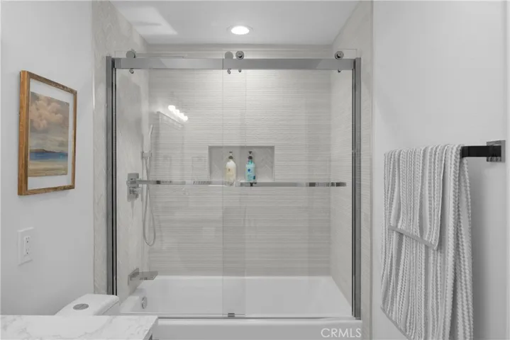 Hall​​‌​​​​‌​​‌‌​​‌​​​‌‌​​​‌​​‌‌​​‌‌​​‌‌​​​​ bathroom