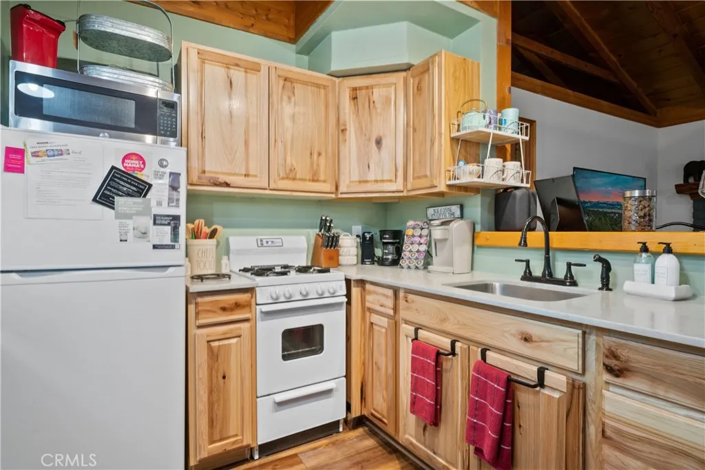 42955 Encino, Big Bear Lake, California 92315 home-pic-12