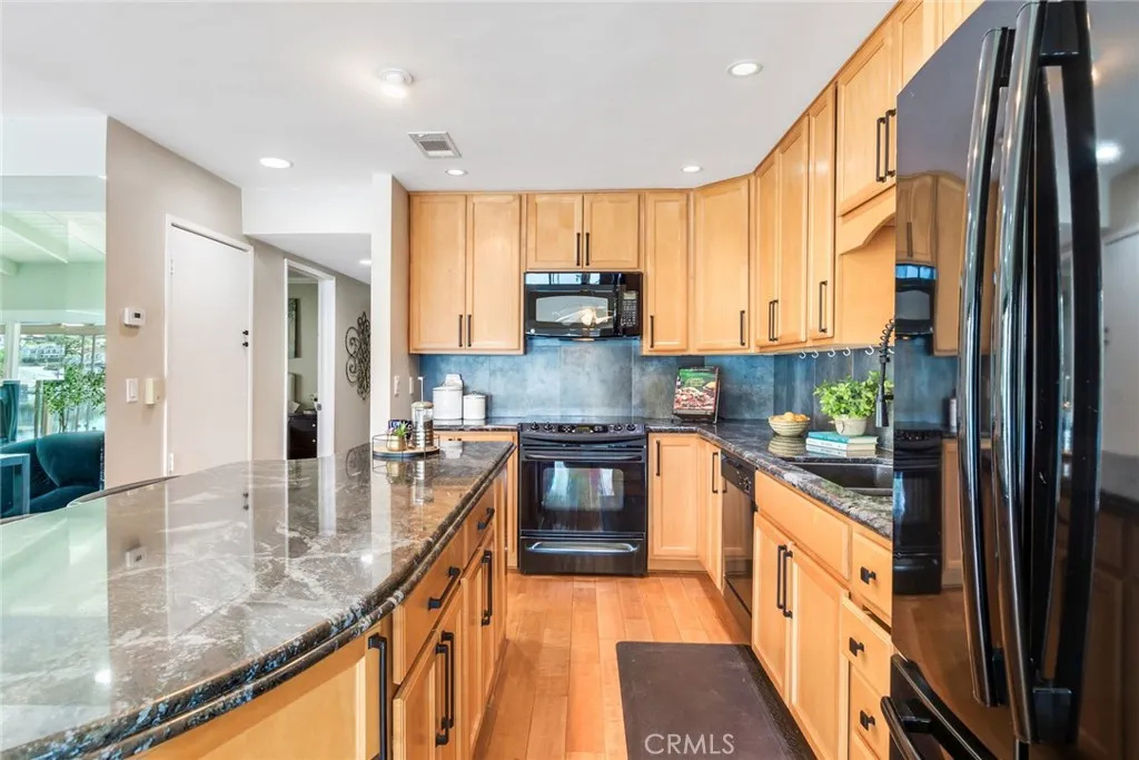 22196 Treasure Island, Canyon Lake, California 92587 home-pic-8