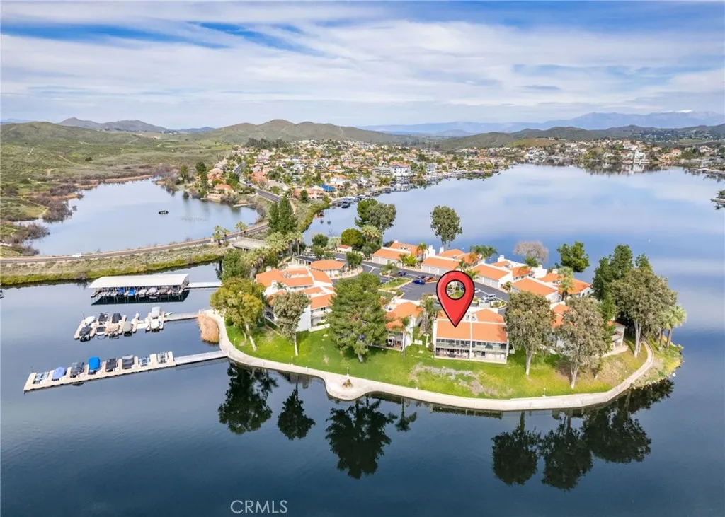 22196 Treasure Island, Canyon Lake, California 92587 home-pic-2