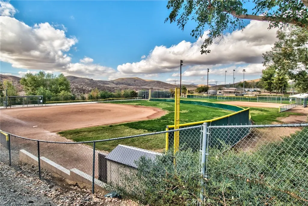 22196 Treasure Island, Canyon Lake, California 92587 home-pic-36