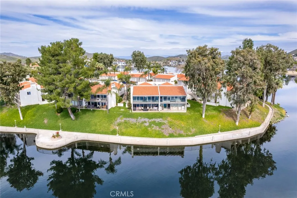 22196 Treasure Island, Canyon Lake, California 92587 home-pic-35