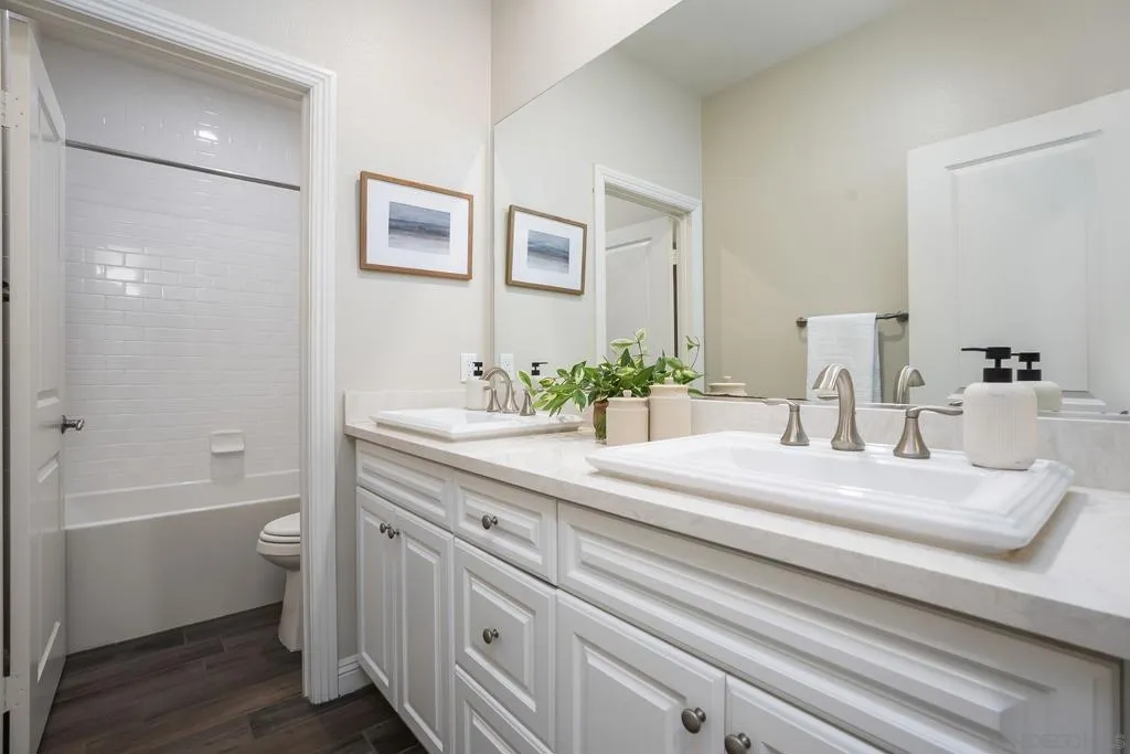 2025 Campo Verde Ct, Escondido, California 92026 home-pic-36