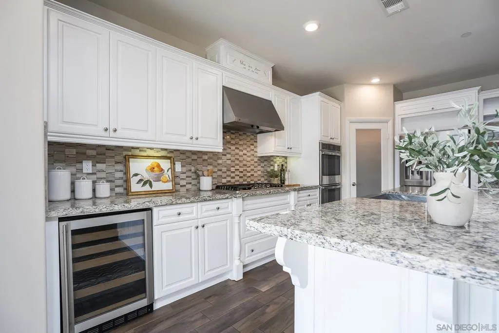 2025 Campo Verde Ct, Escondido, California 92026 home-pic-9