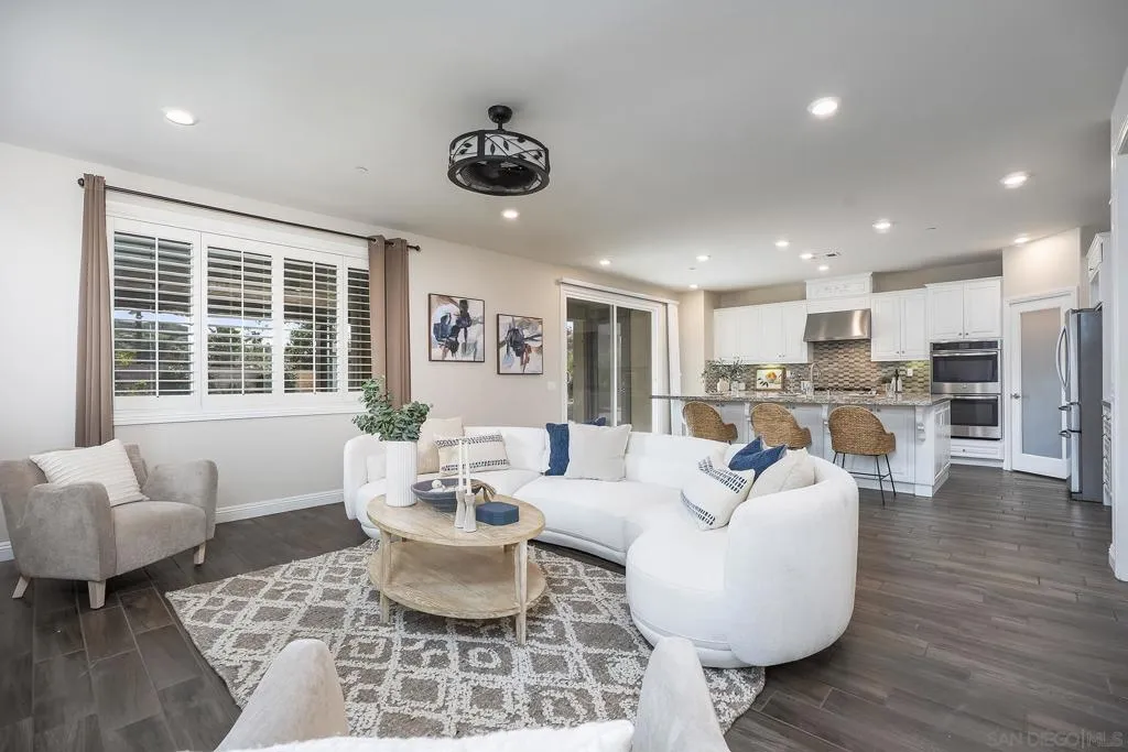 2025 Campo Verde Ct, Escondido, California 92026 home-pic-11