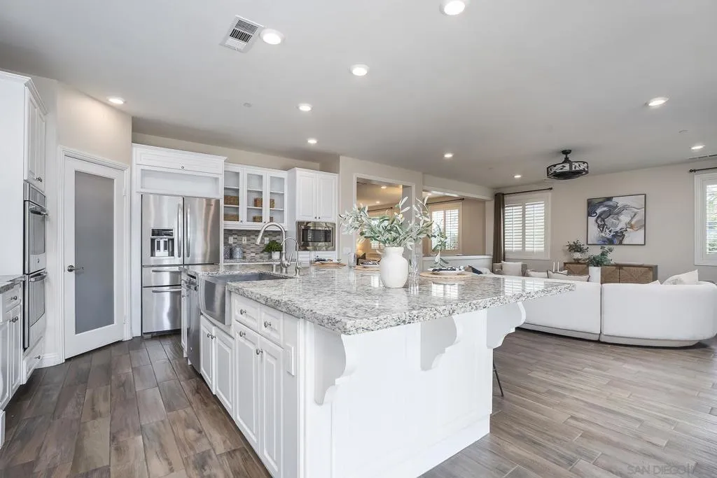 2025 Campo Verde Ct, Escondido, California 92026 home-pic-6