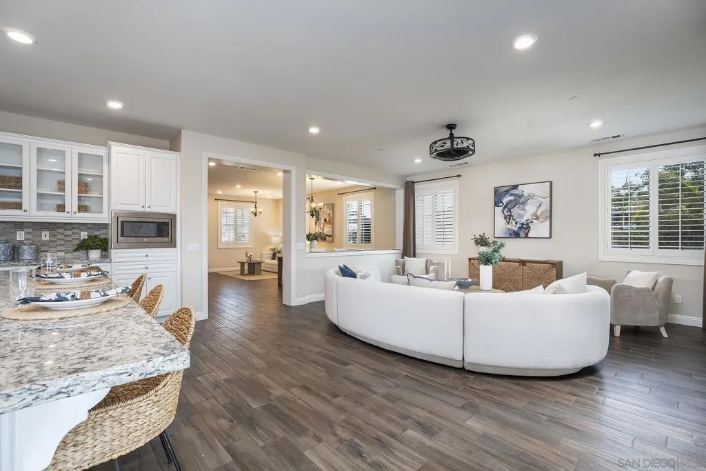 2025 Campo Verde Ct, Escondido, California 92026 home-pic-12