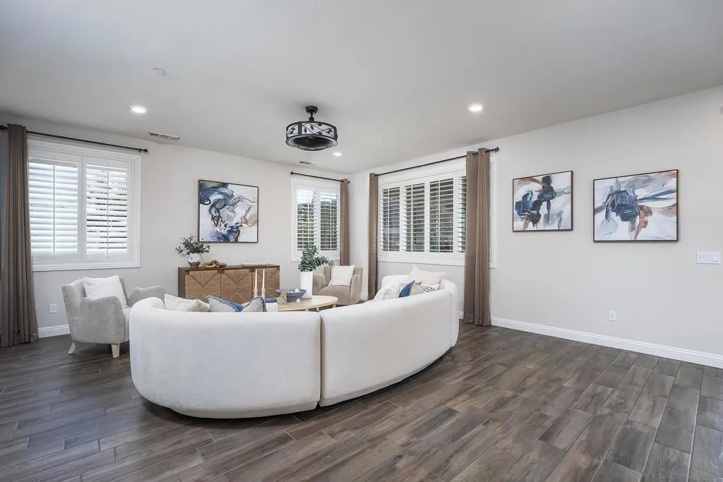 2025 Campo Verde Ct, Escondido, California 92026 home-pic-13