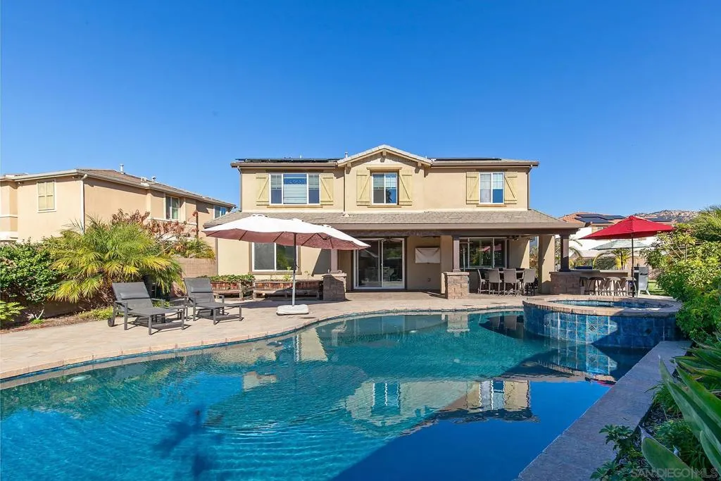 2025 Campo Verde Ct, Escondido, California 92026 home-pic-43
