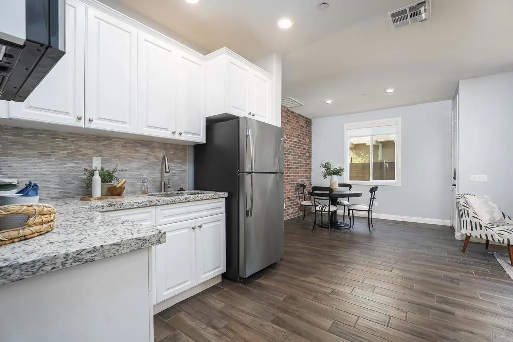 2025 Campo Verde Ct, Escondido, California 92026 home-pic-20